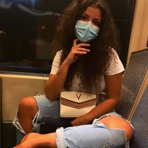 Meet your Posher, Nani